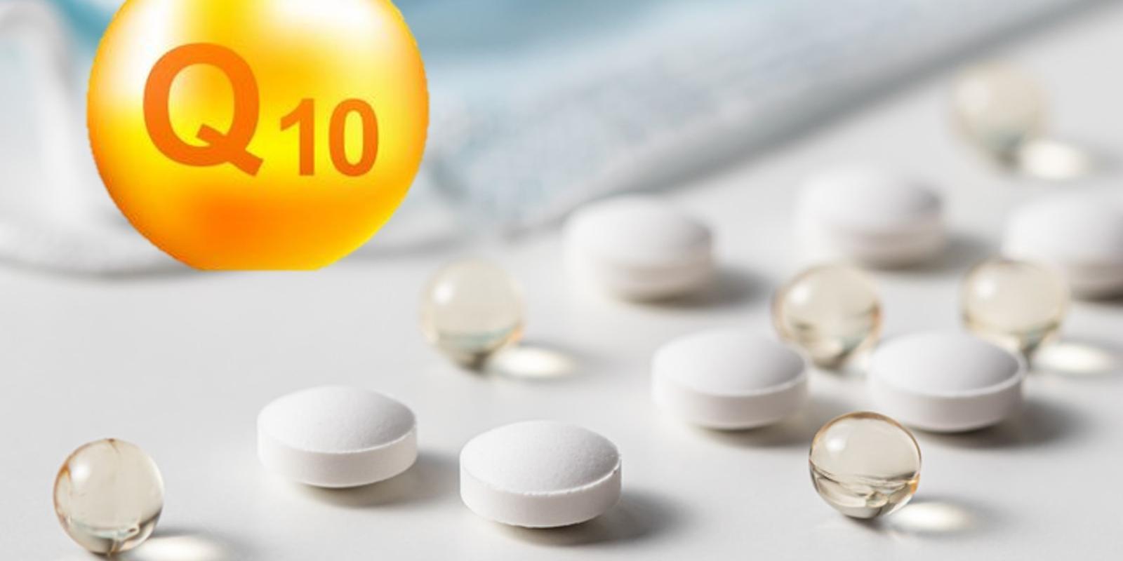 Tabletter og kapsler med hvit bakgrunn